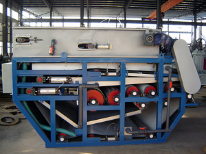 造紙廠(chǎng)污泥脫水帶式壓濾機(jī)